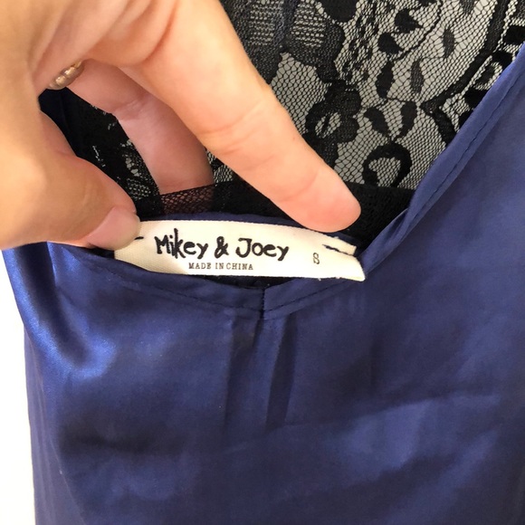 Navy lacy back Mikey & Joey top - Picture 4 of 4
